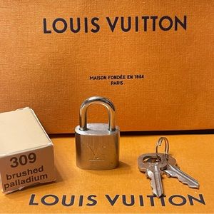 NEW Louis Vuitton Brushed Palladium silver Lock with keys. #309